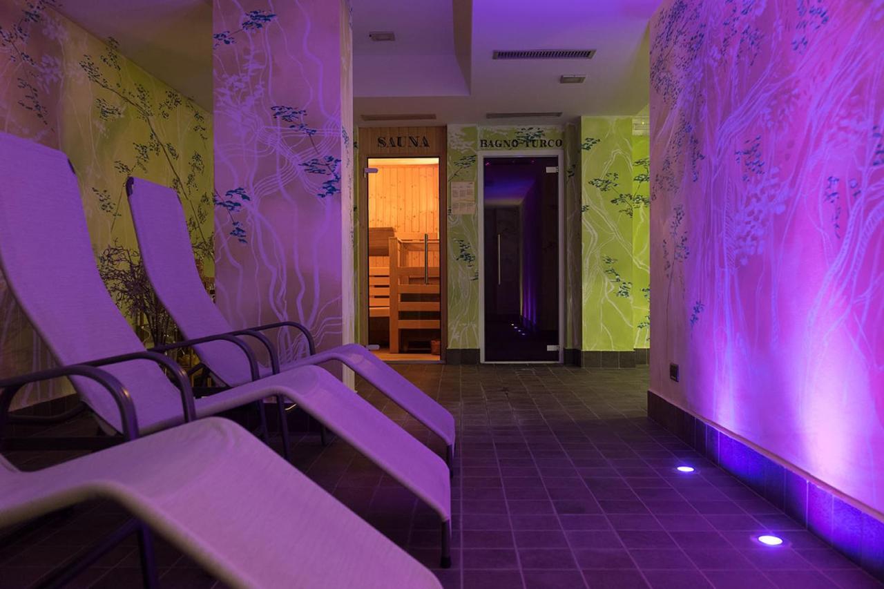 T'Ami Hotel Resort Spa Selvino Buitenkant foto