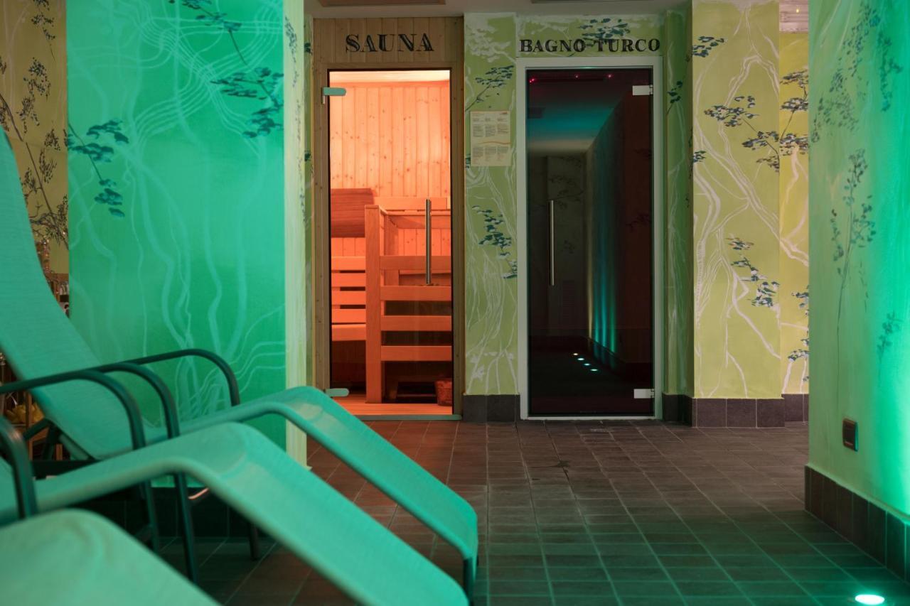 T'Ami Hotel Resort Spa Selvino Buitenkant foto