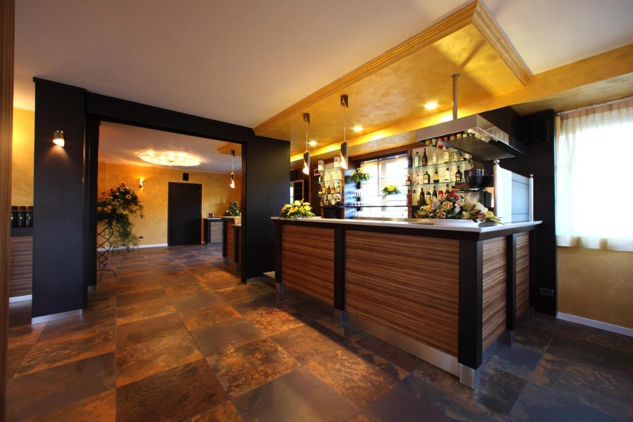 T'Ami Hotel Resort Spa Selvino Buitenkant foto